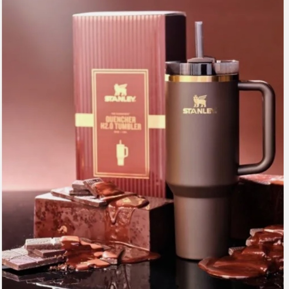 [Sold] *LIMITED EDITION* Stanley Chocolate Gold Quencher H2.0 FlowState 40oz